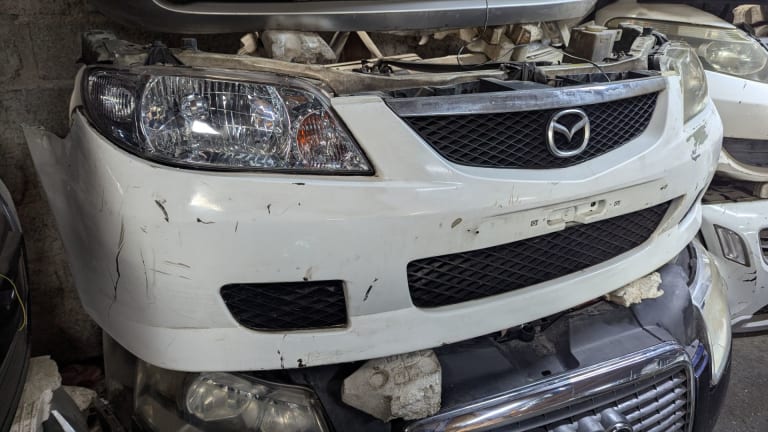 Mazda Familia Ноускат 