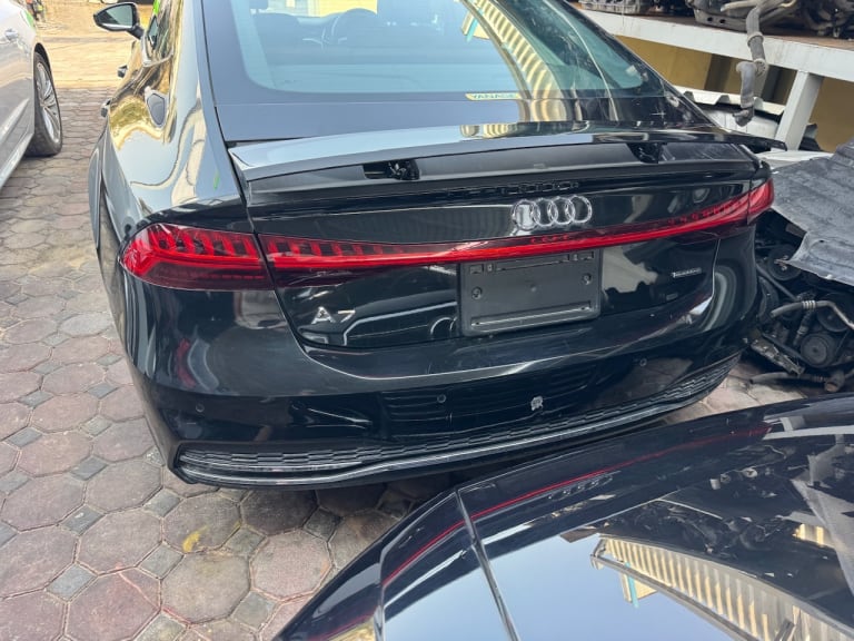 Nose cut + Hood + Fender Audi A7 used in Sharjah — photo 10