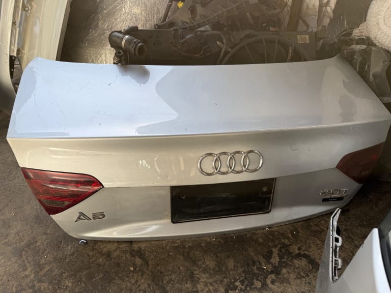 Nose cut + Hood + Fender Audi A5 used in Sharjah — photo 12