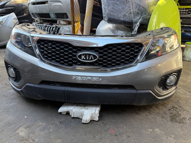Nose cut Kia Sorento