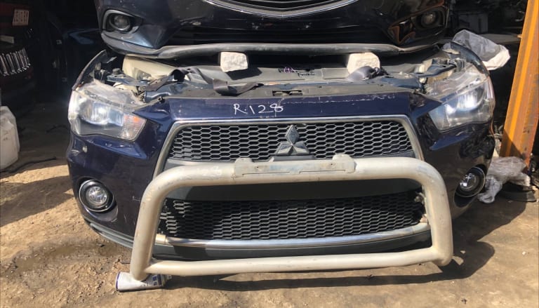 Mitsubishi Outlander Ноускат 