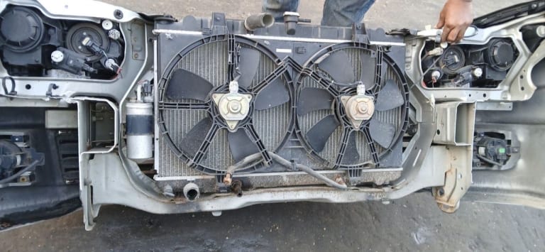 Nose cut Nissan Wingroad used in Sharjah — photo 6