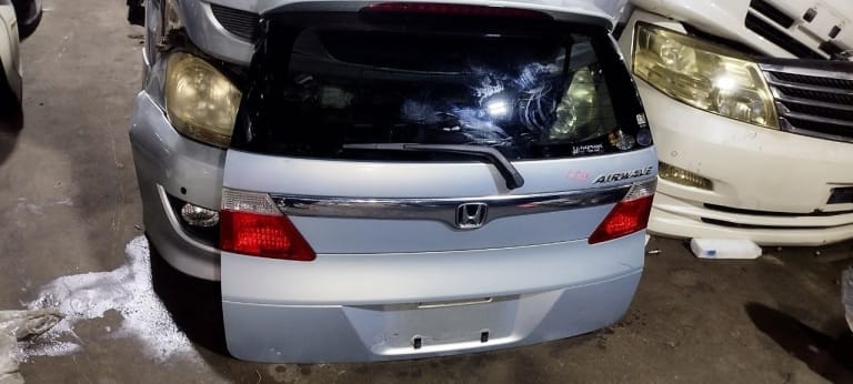 Trunk lid Honda Airwave used in Sharjah — photo 6