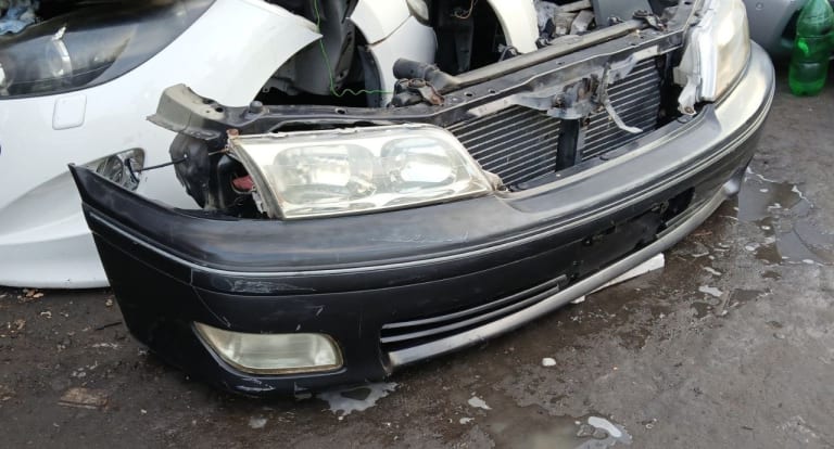 Nose cut Toyota Mark II used in Sharjah — photo 2