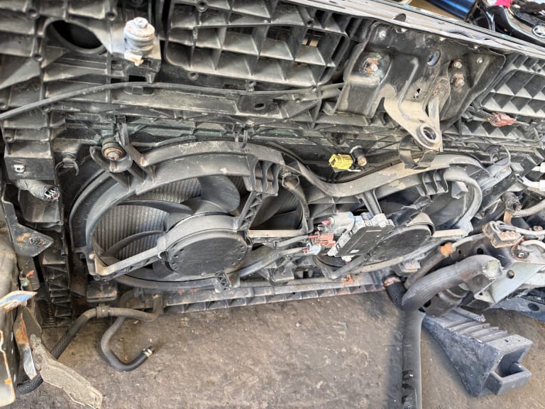 Nose cut Nissan Pathfinder used in Sharjah — photo 7