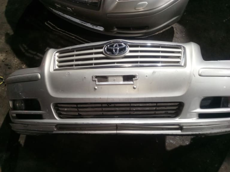 Bumper + Grille Toyota Avensis used in Sharjah — photo 14