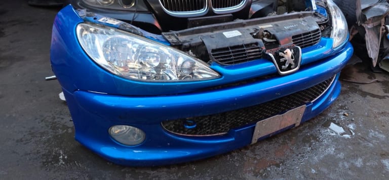 Nose cut Peugeot 206 used in Sharjah — photo 2