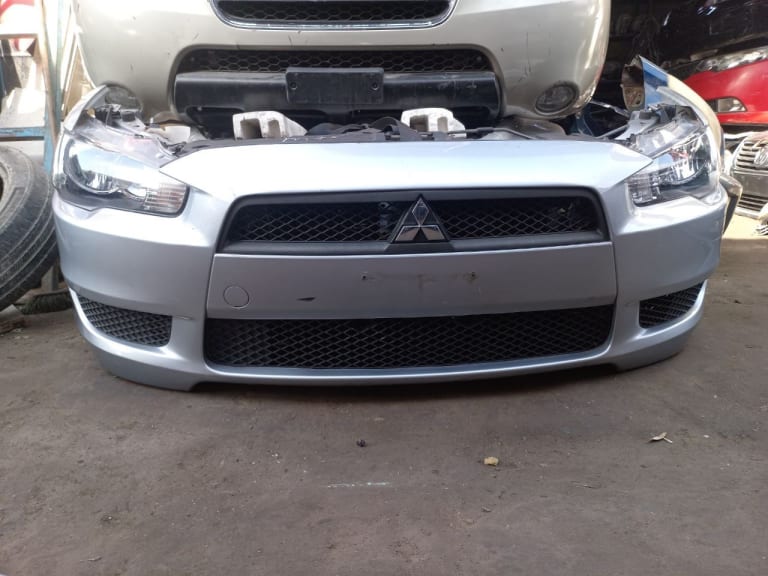 Mitsubishi Lancer Ноускат 