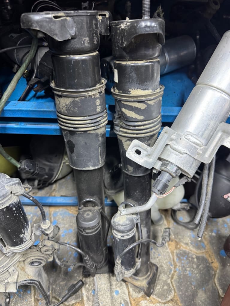 Suspension Mercedes-Benz used in Sharjah — photo 2