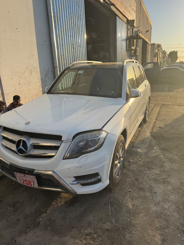 Half cut + Suspension + Door Mercedes-Benz used in Sharjah — photo 2