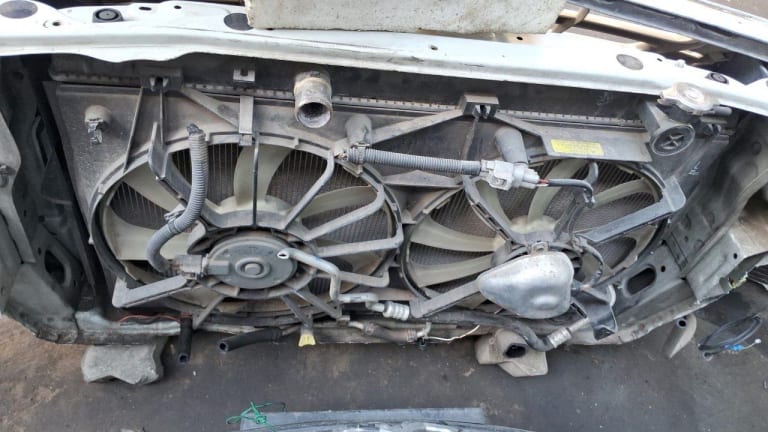 Nose cut Toyota Camry used in Sharjah — photo 8