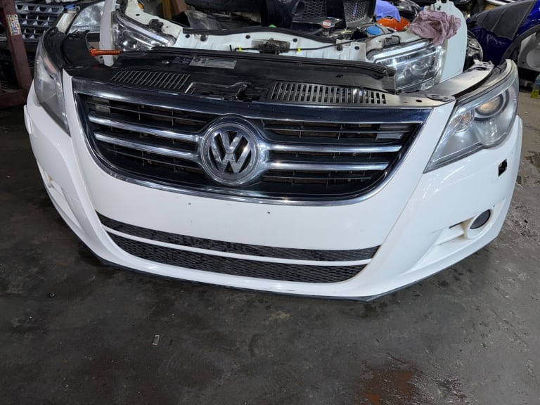 Volkswagen Tiguan Ноускат (ксенон)
