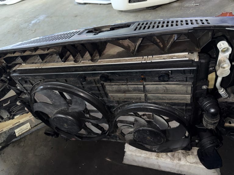 Nose cut Volkswagen Tiguan used in Sharjah — photo 7