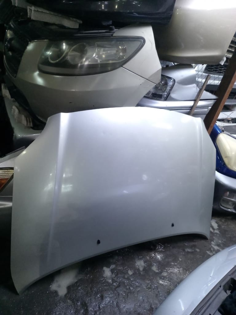 Toyota Avensis Капот, крылья 2шт 