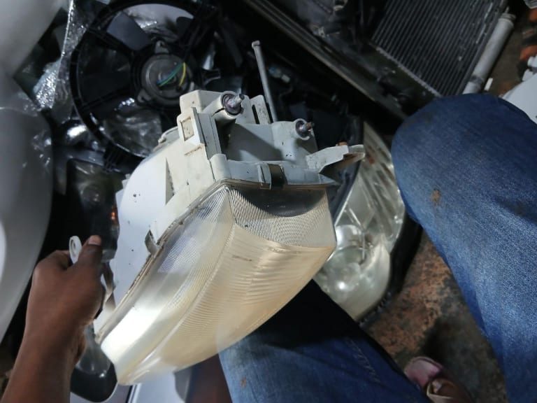 Headlights Toyota Carina used in Sharjah — photo 9