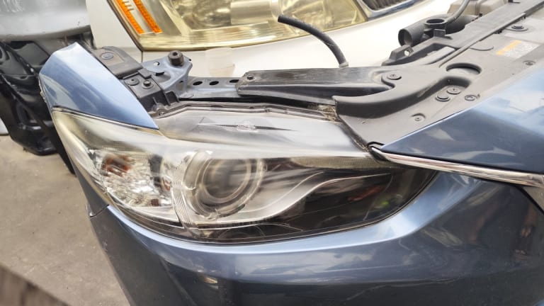 Bumper + Grille + Headlights Mazda Atenza used in Sharjah — photo 2