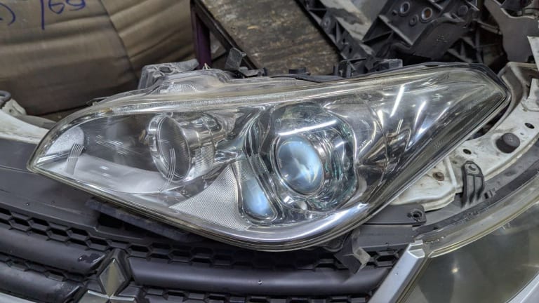 Headlights Nissan Fuga