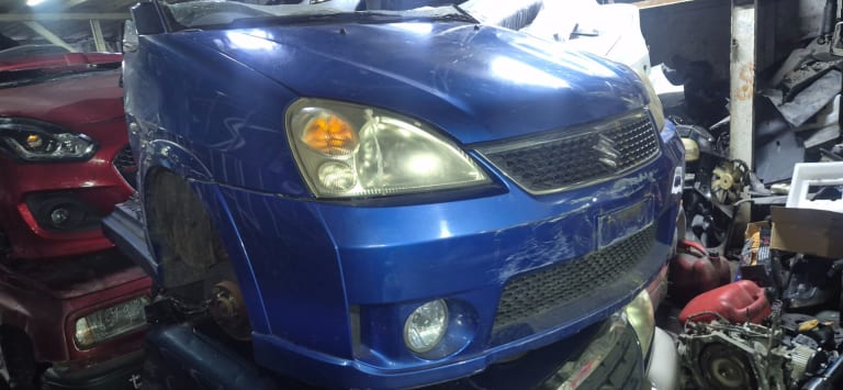 Nose cut + Hood + Fender Suzuki used in Sharjah — photo 2