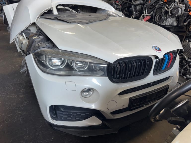 BMW Ходовая передняя: стойки электро перед/зад, привода, ступицы в сборе, рычаги, подрамник F16 X6(состояние отличное)