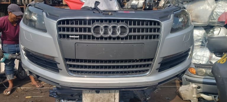 Nose cut Audi Q7