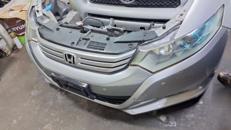 Nose cut Honda Insight used in Sharjah — photo 2