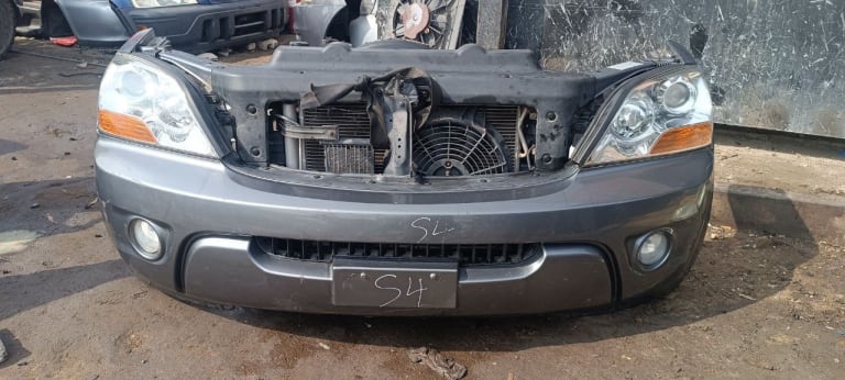 Nose cut Kia Sorento