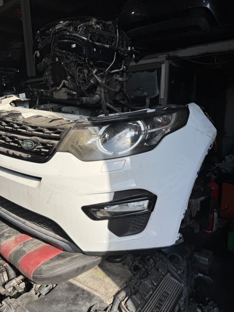 Nose cut Land Rover Discovery Sport used in Sharjah — photo 2