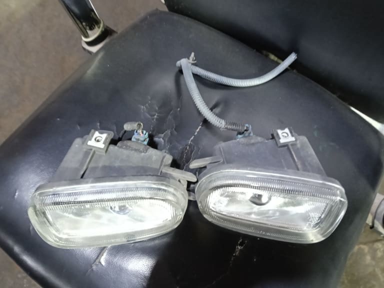 Nissan Sunny Fog Lights (x2) used in Sharjah — photo 3