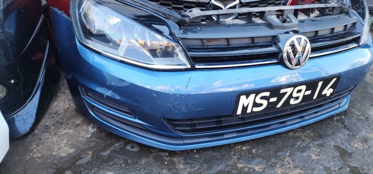 Nose cut Volkswagen Golf 7 used in Sharjah — photo 2