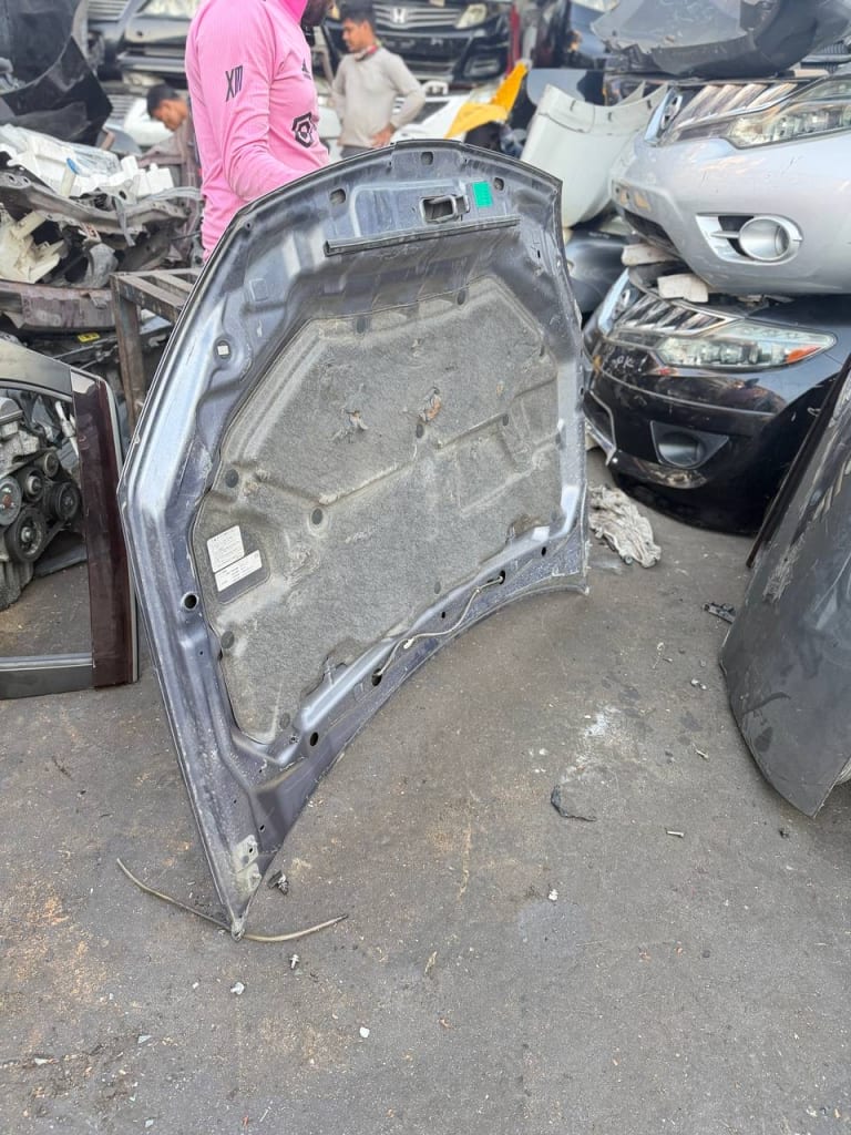 Hood Nissan Wingroad used in Sharjah — photo 3