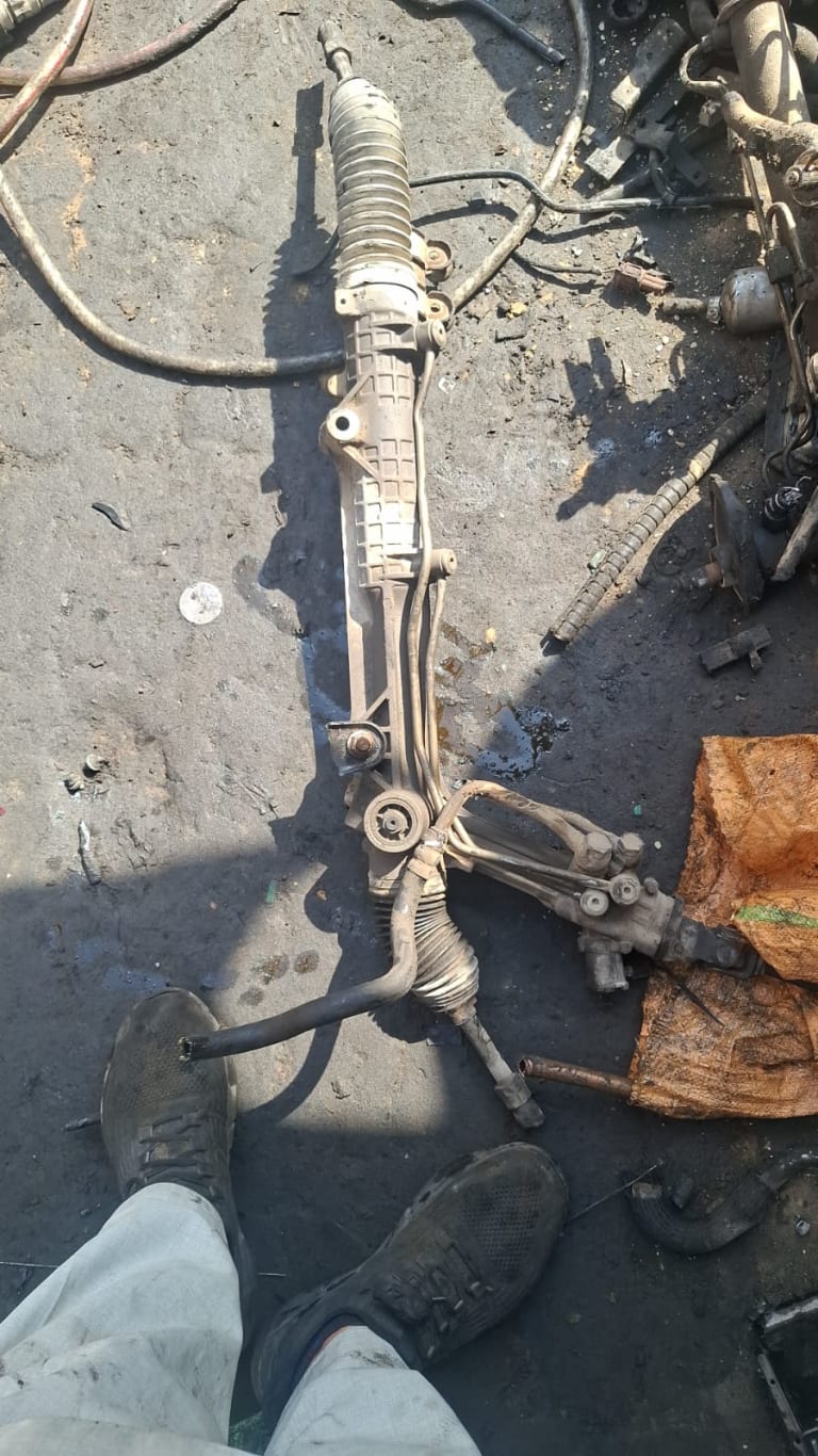 Steering rack Land Rover Range Rover L322 used in Sharjah — photo 2