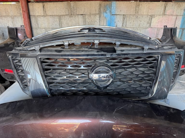 Bumper + Hood + Fender Nissan used in Sharjah — photo 2