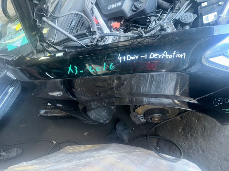 Nose cut + Fender BMW used in Sharjah — photo 4