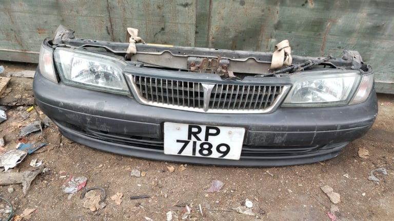 Nissan Sunny Ноускат 
