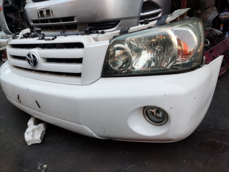 Nose cut Toyota Kluger