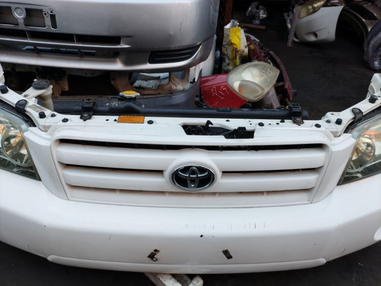 Nose cut Toyota Kluger used in Sharjah — photo 10