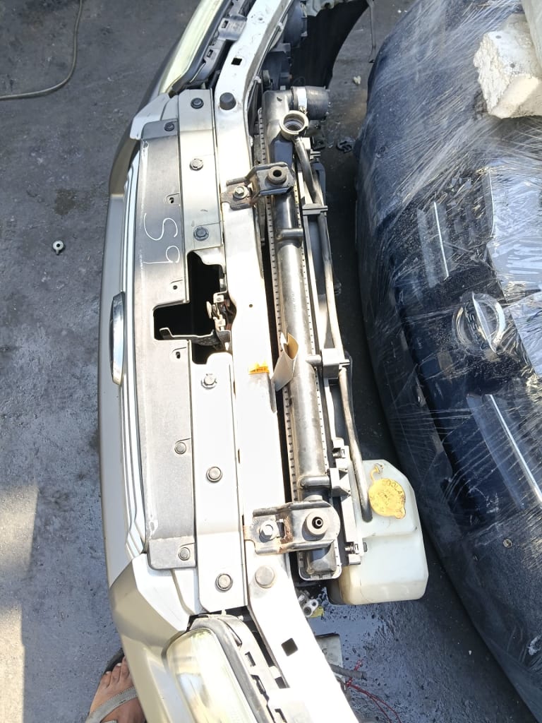 Nose cut Subaru Forester used in Sharjah — photo 9
