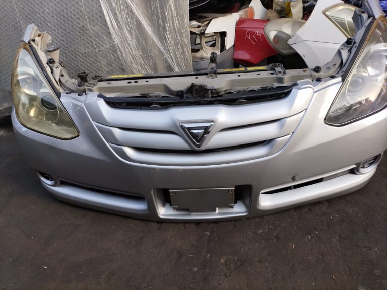 Bumper + Grille Toyota Caldina