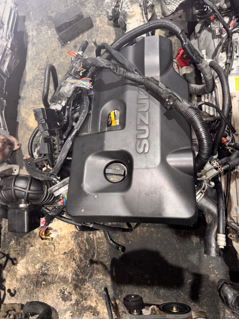 Suzuki Grand Vitara ДВС акпп J20A (можно без акпп)