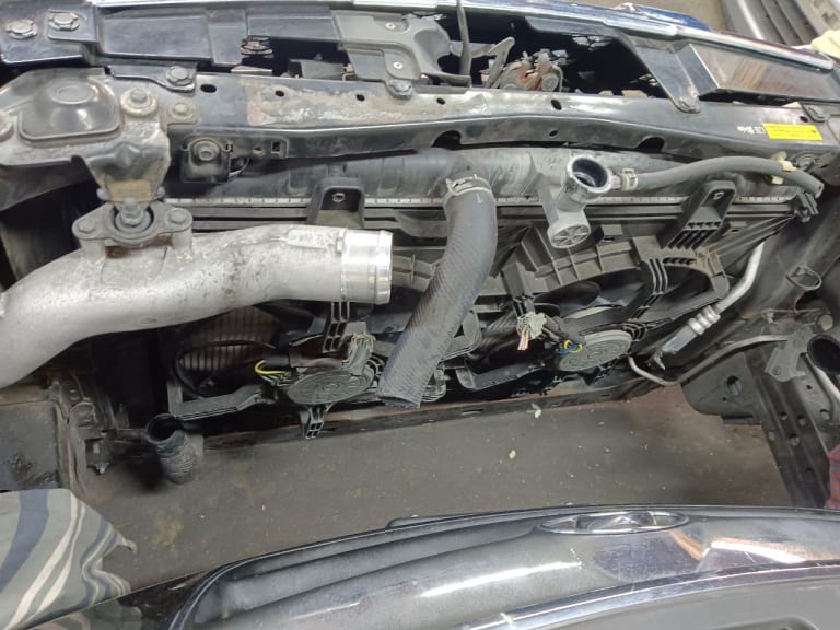 Nose cut Nissan X-Trail used in Sharjah — photo 6