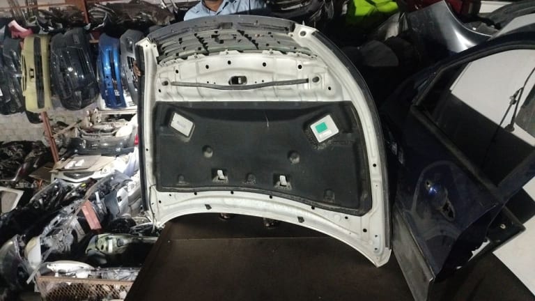 Hood Nissan Teana used in Sharjah — photo 7