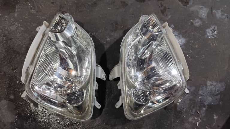Daihatsu Mira Фары 2шт