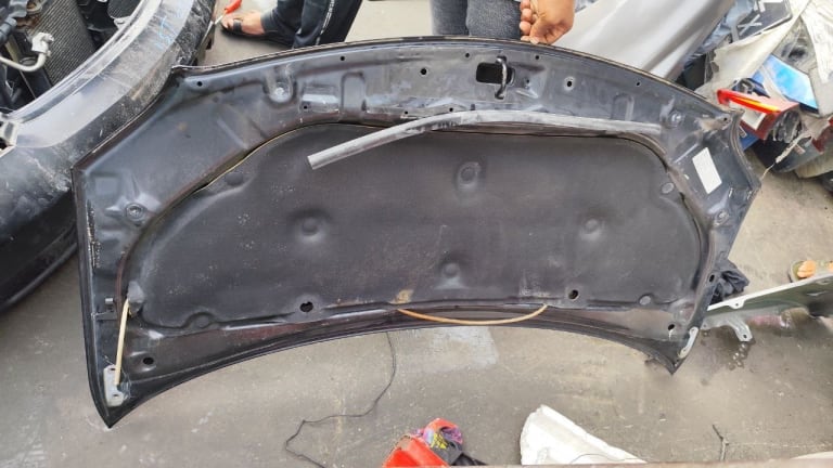Hood + Fender Toyota Ist used in Sharjah — photo 9