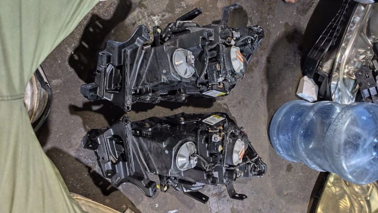 Headlights Honda Stepwgn used in Sharjah — photo 5
