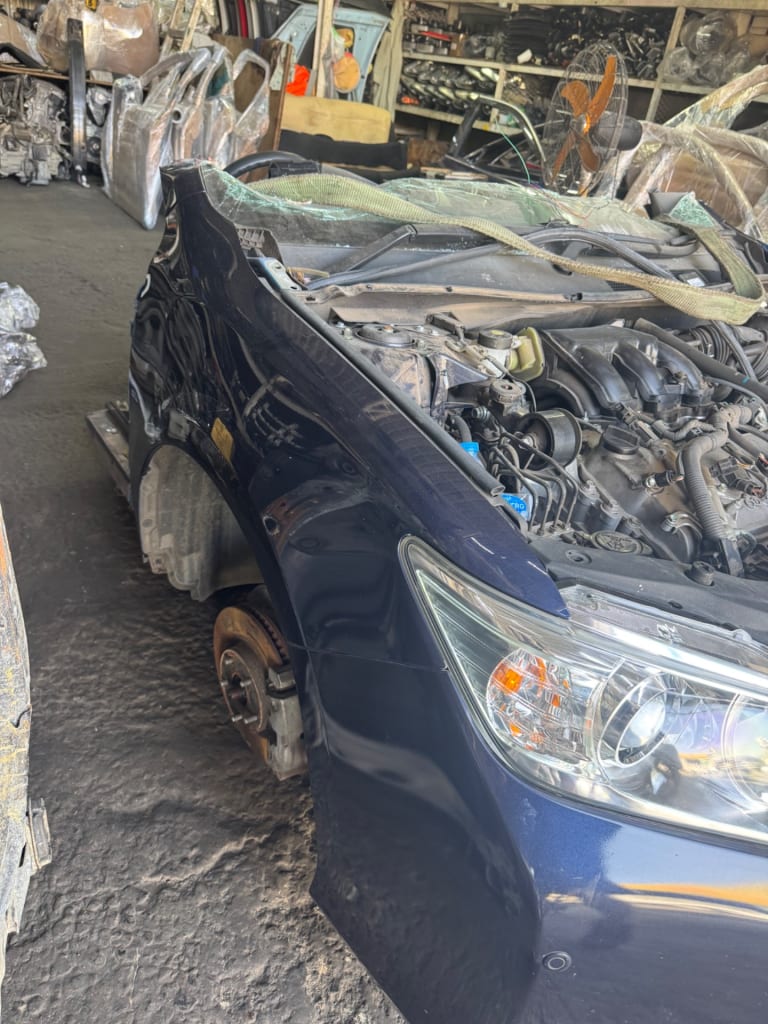 Nose cut + Hood + Fender Toyota Camry used in Sharjah — photo 2