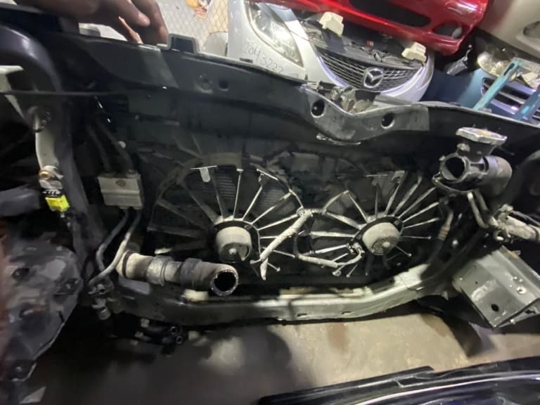 Nose cut Jeep Compass used in Sharjah — photo 4