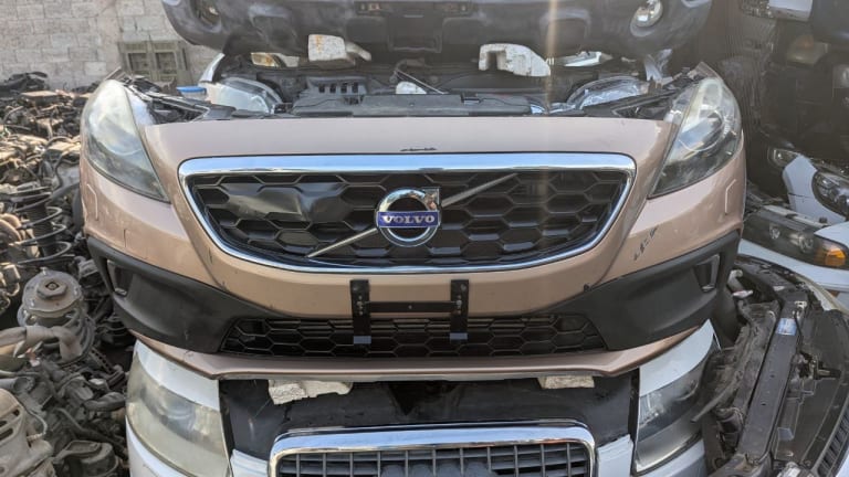 Volvo V40 Ноускат 