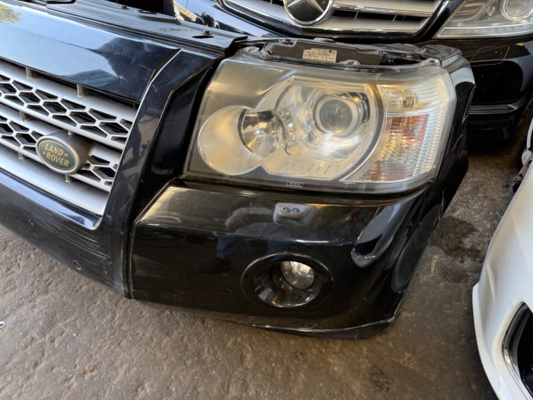 Nose cut Land Rover Freelander used in Sharjah — photo 2