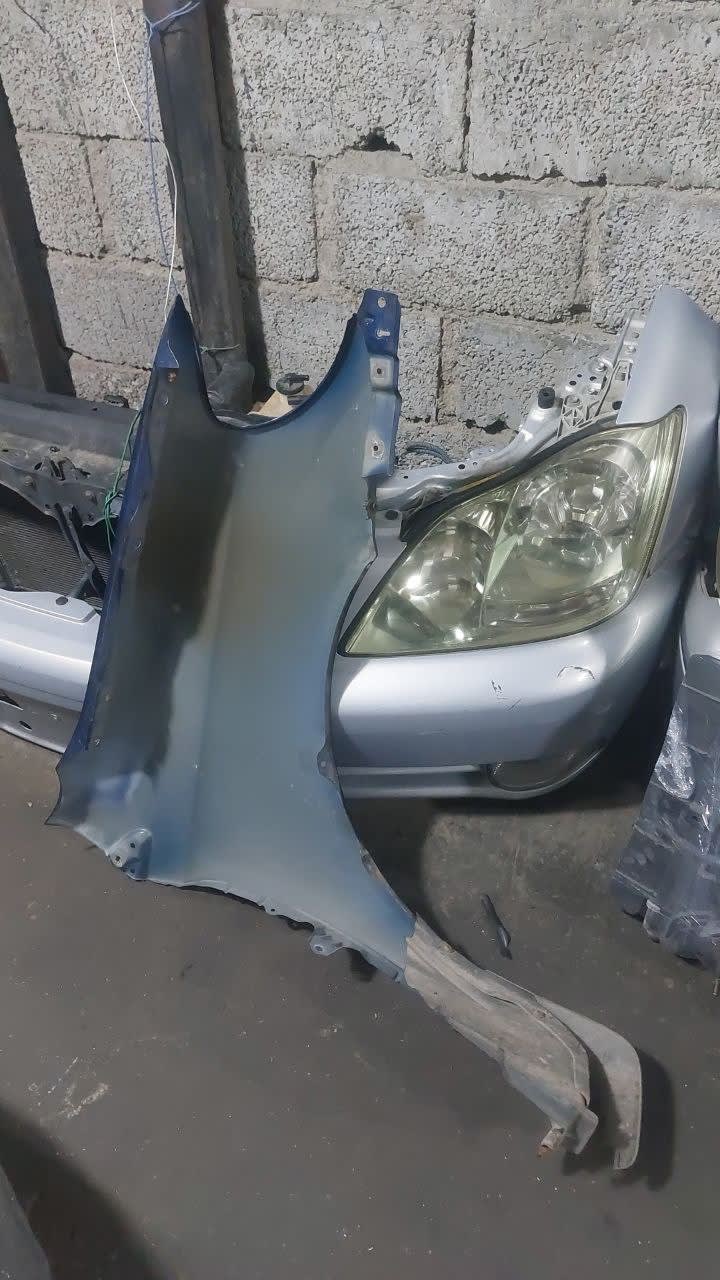 Hood + Fender Toyota Platz used in Sharjah — photo 13