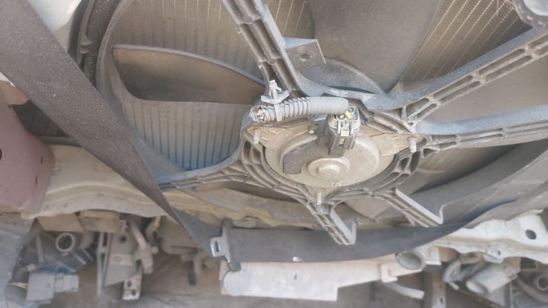 Nose cut Nissan Note used in Sharjah — photo 8